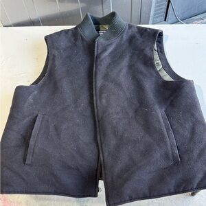 Round tree and Yorke Black wool vest